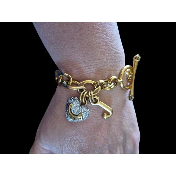 JUICY COUTURE Gold Heart Toggle Bracelet - Picture 2 of 3